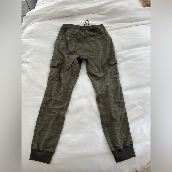 Level 99 Pants - Evereve Level 99  green joggers size XS